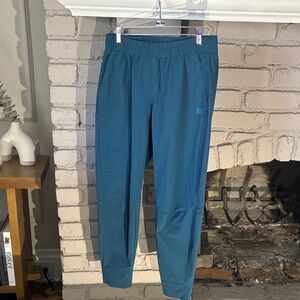 Topo Designs Women's  Global Jogger Pond Blue NWOT Medium